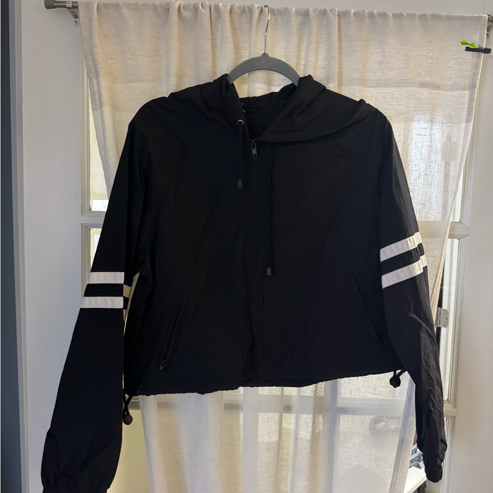 Black cropped windbreaker